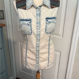 Womens’ Buckle Aztec sleeveless stone wash denim shirt, large